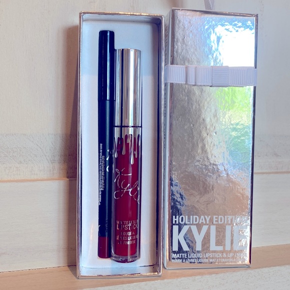 Kylie Holiday Edition Matte Liquid Lipstick & Lip Liner in MERRY - Picture 1 of 2